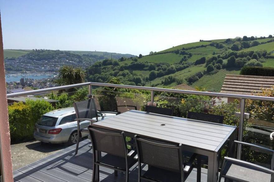 River-View Bungalow with Parking, above Historic Dartmouth