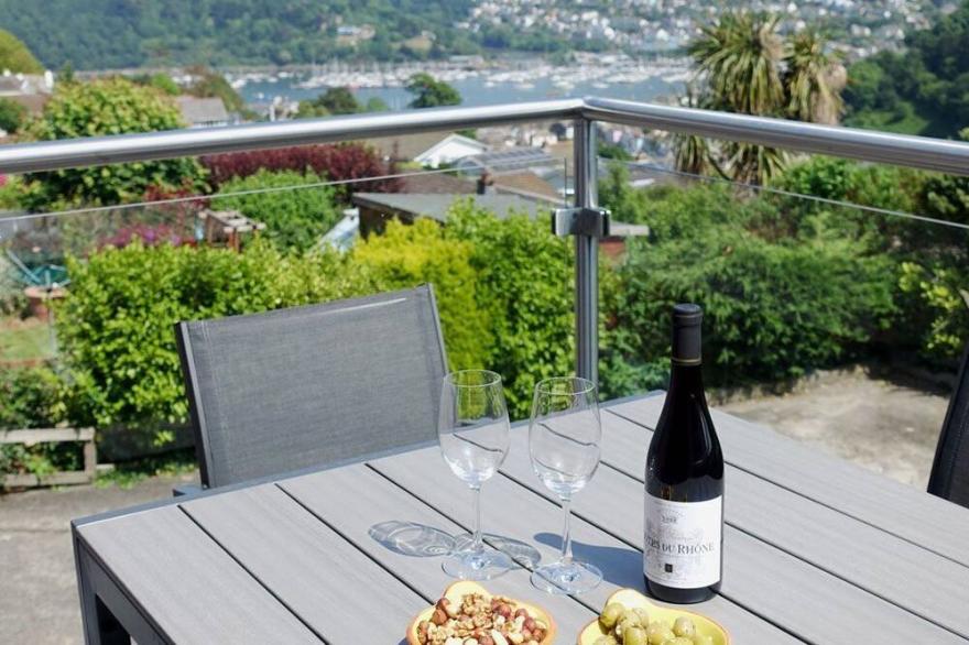 River-View Bungalow with Parking, above Historic Dartmouth
