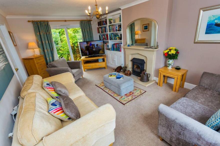 CROYDE OCEAN VILLA | 4 Bedrooms | Sleeps 9 | Large garden | Pets Welcome