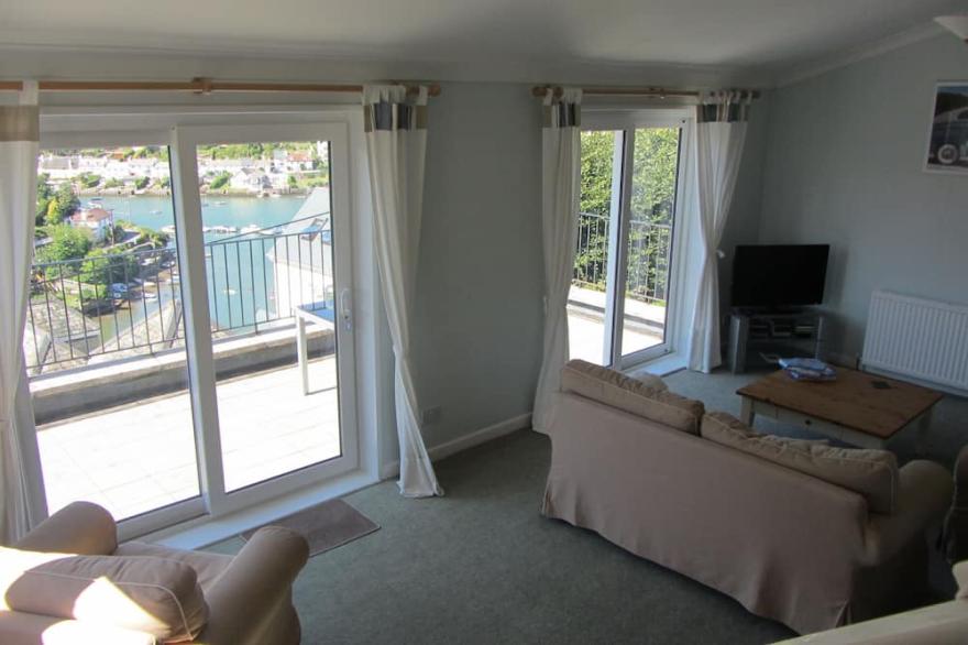House in Noss Mayo. <br>Stunning Estuary Views direct Coastal walks, Great Pubs