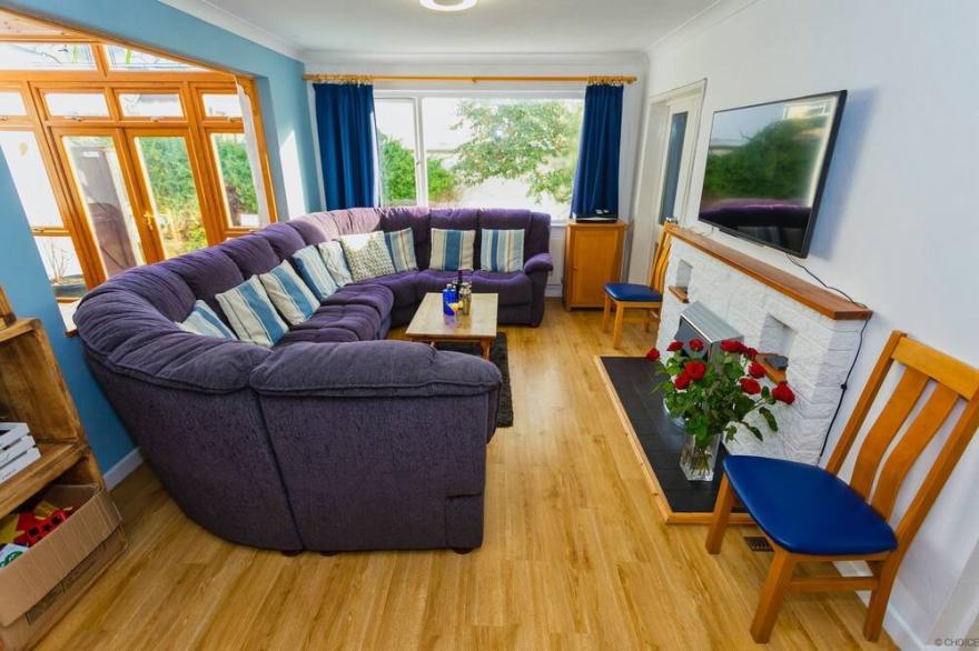 CROYDE VILLA SUNSEA | 6 Bedrooms | Croyde | Sleeps 12
