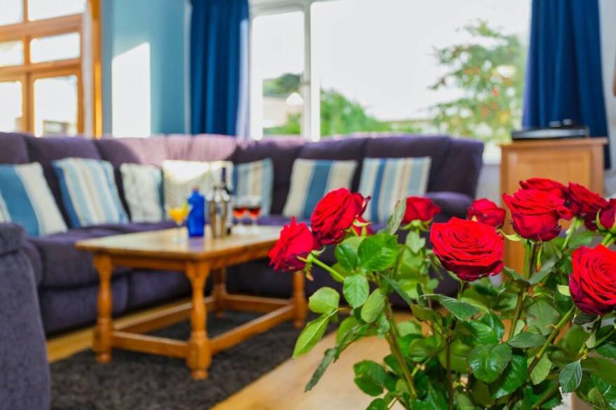 CROYDE VILLA SUNSEA | 6 Bedrooms | Croyde | Sleeps 12