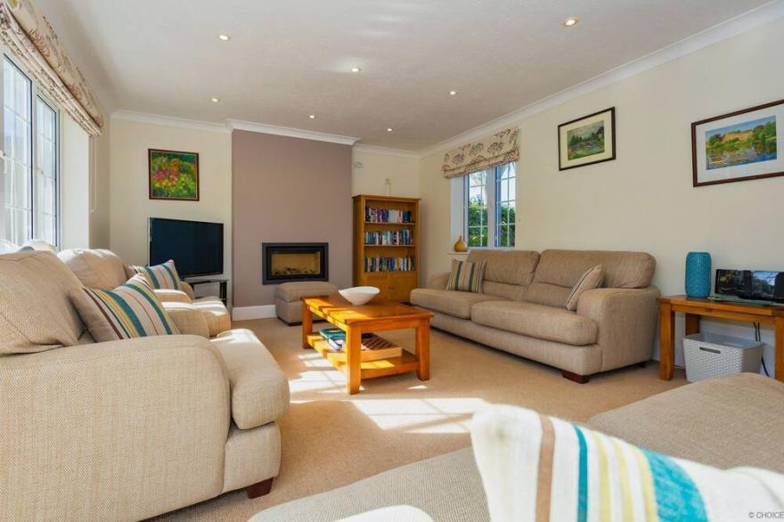 CROYDE MEADOWBANK | 4 Bedrooms | Croyde | Sleeps 8