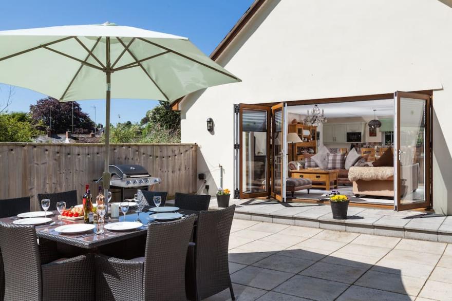 Holywell House (4 Guests) -  a spacious house sleeping 4 guests  in 2 bedrooms