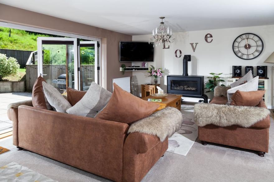 Holywell House (4 Guests) -  a spacious house sleeping 4 guests  in 2 bedrooms