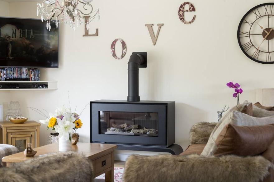 Holywell House (4 Guests) -  a spacious house sleeping 4 guests  in 2 bedrooms