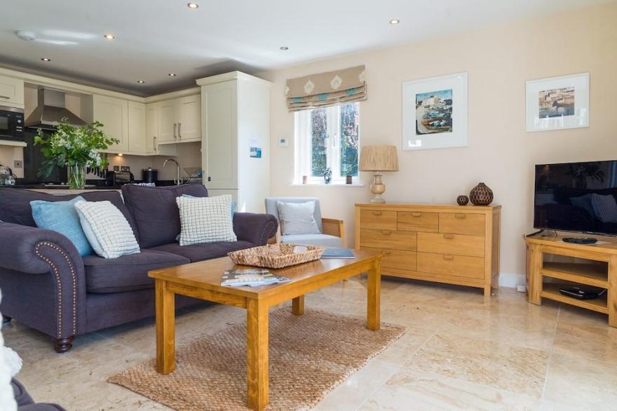Trewhiddle Villa 8 -  a trewhiddle that sleeps 6 guests  in 3 bedrooms