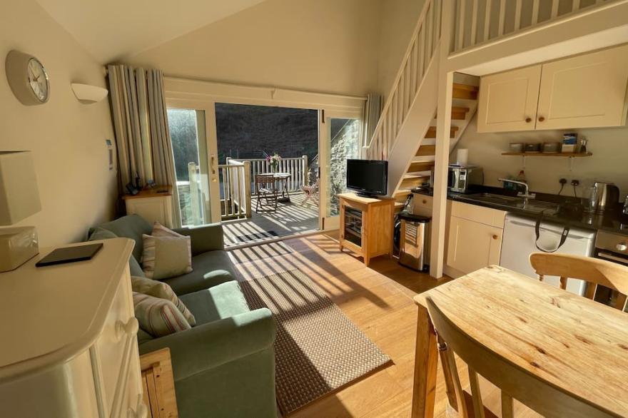 Charming cosy converted Lime Kiln located in an idyllic coastal setting
