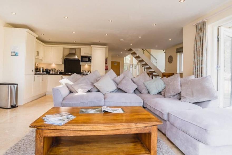 Trewhiddle Villa 31 -  a trewhiddle that sleeps 6 guests  in 3 bedrooms