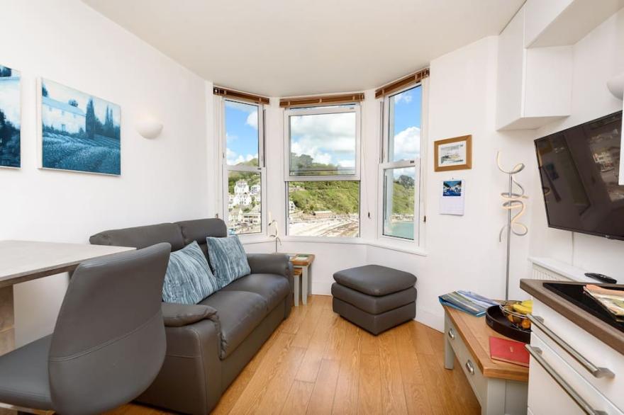 Beautiful one bedroom apartment with fabulous sea views.