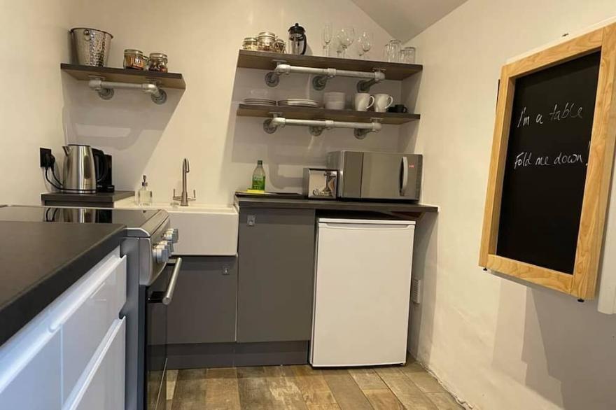 Dog-friendly luxury super-king studio suite