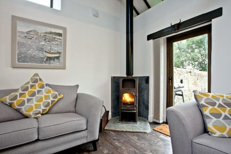 The Barn in Lanhydrock, Bodmin -  a cottage that sleeps 6 guests  in 3 bedrooms