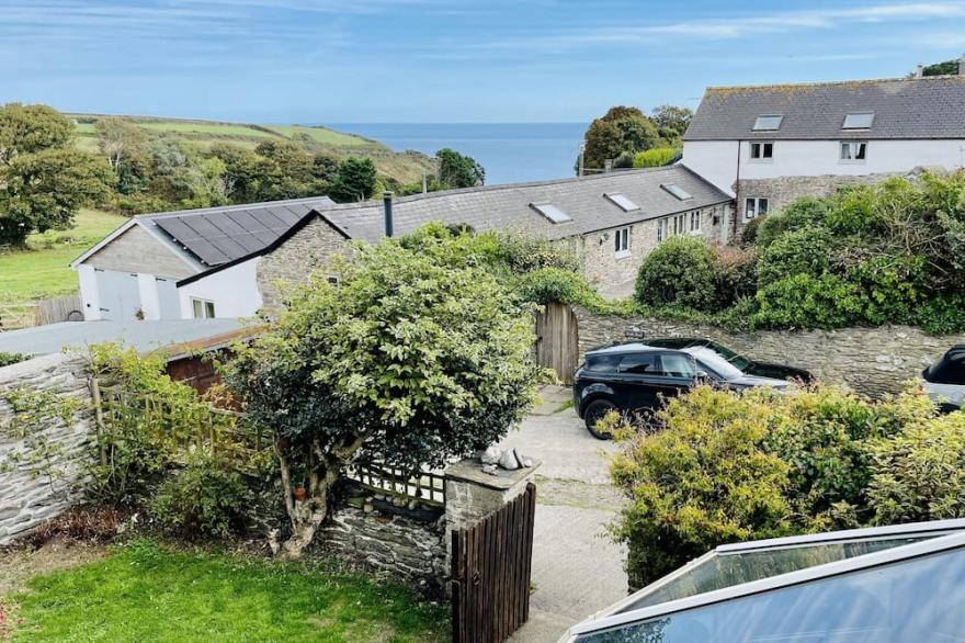Stunning coastal Walks, Short Walk to Beach