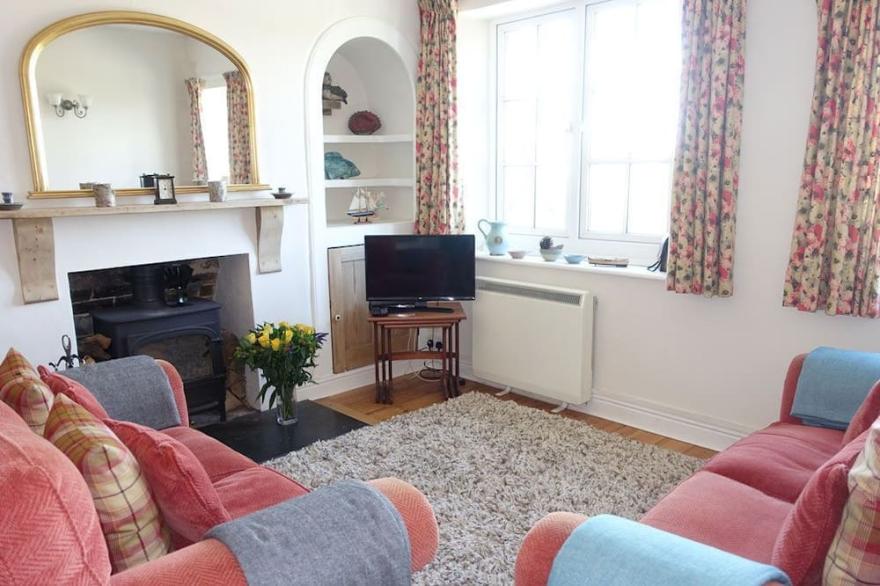 Beautifully Presented Cottage for Four with Wood Burner