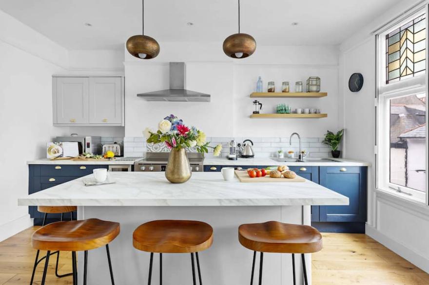 Modern stylish flat with plenty of charm in central Dartmouth