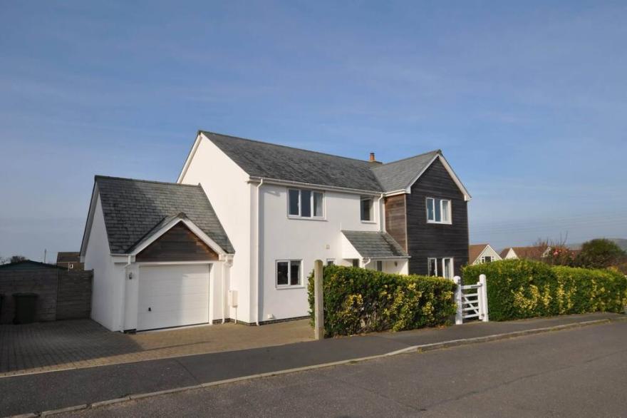 Seascape Croyde with private Hot Tub, Croyde Beach