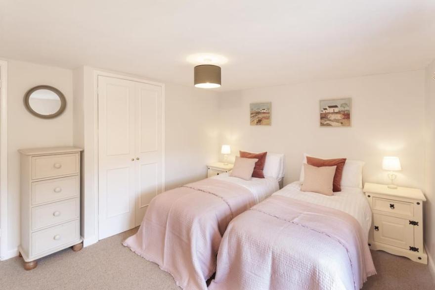 Trinity Cottage, Roadwater