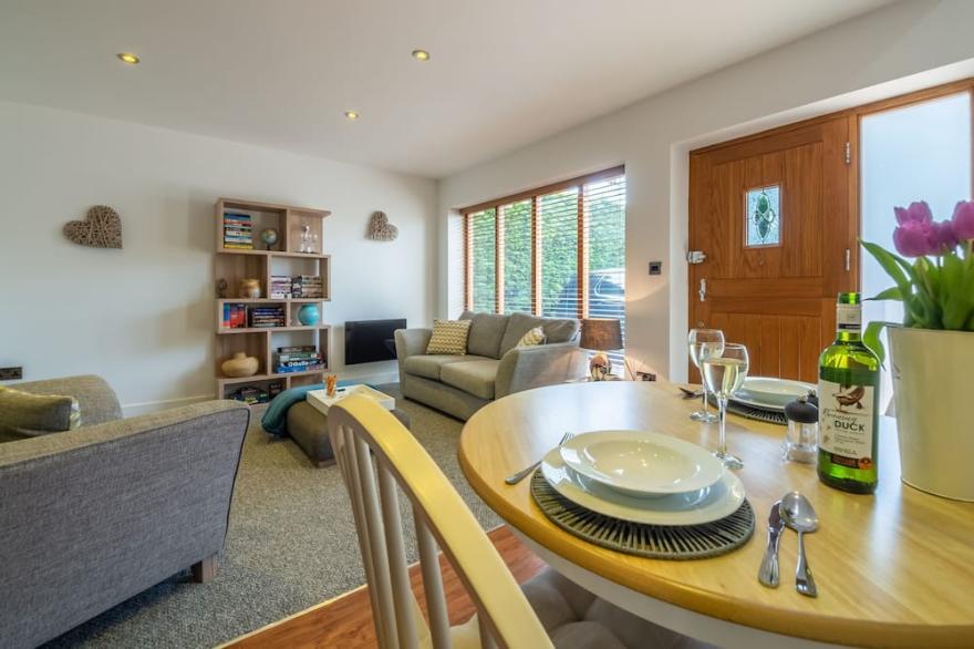 A romantic bolthole for two set in the grounds of Beau View Lodge.