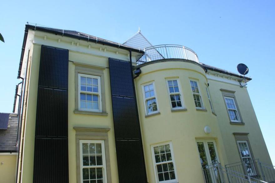 Highlands Apt 5 -  cliff top, garden, free wifi + parking