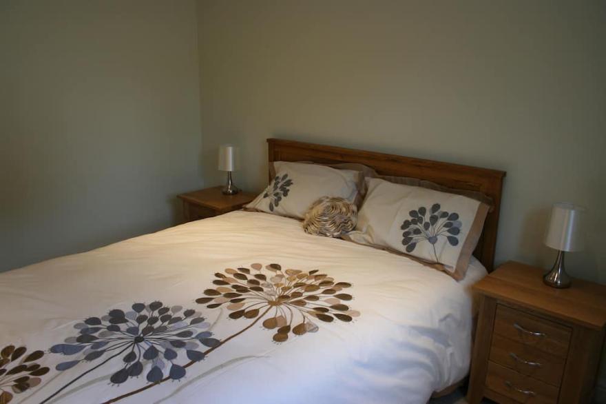 Highlands Apt 5 -  cliff top, garden, free wifi + parking