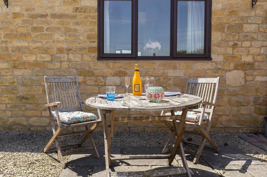 Milliner's Barn - sleeps 4 guests  in 2 bedrooms
