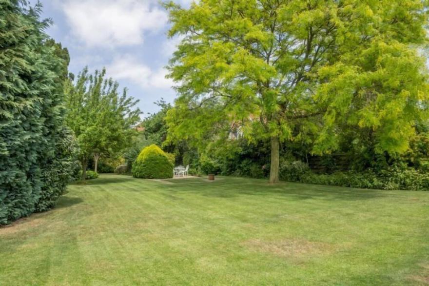 A wonderful holiday home tucked away quietly from the road in Thornham.