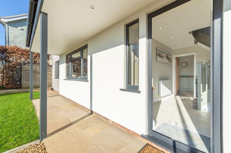 Totally refurbished in 2018, this 1970s detached house has been given a facelift