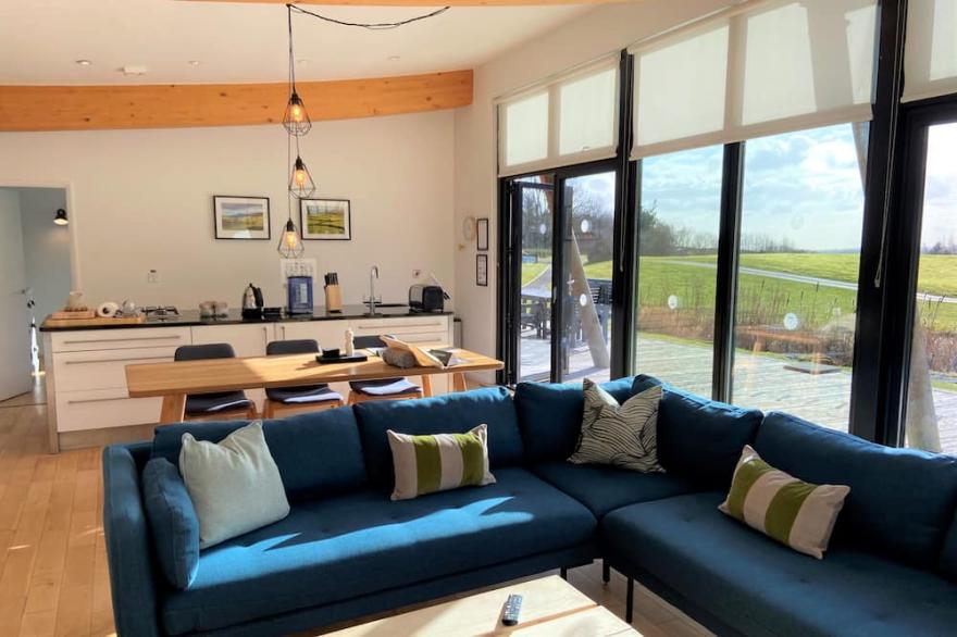 A yorkshire dale lodge  that sleeps 6 guests  in 3 bedrooms