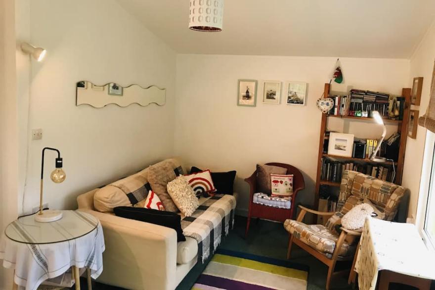 Homely Cedar wood Chalet , Sleeps 4