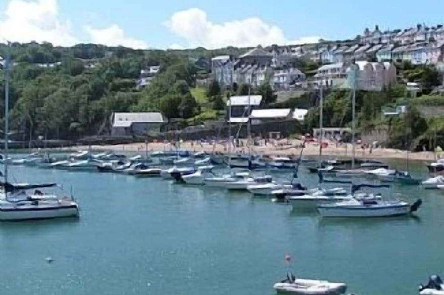 4 Bedroomed Cottage, So Close To The Beach That You Can See The Dolphins