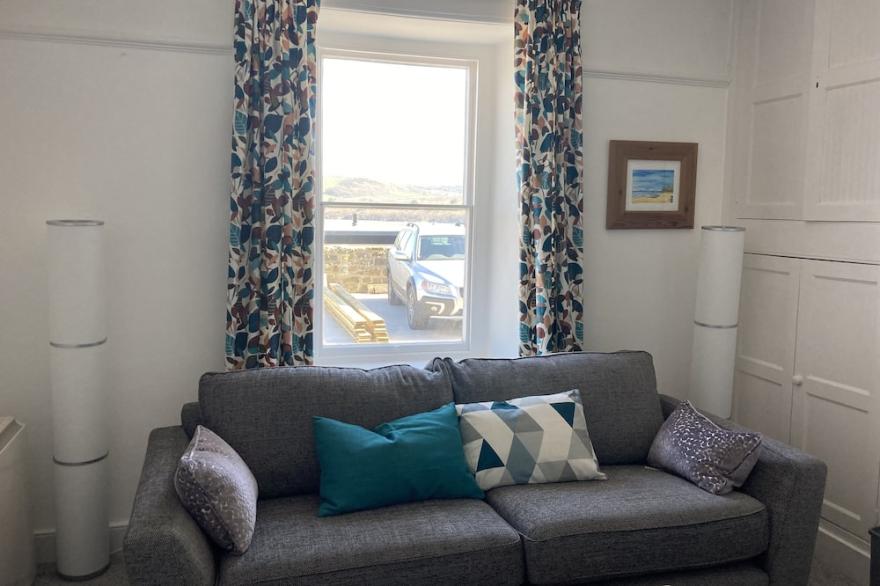 4 Bedroomed Cottage, So Close To The Beach That You Can See The Dolphins