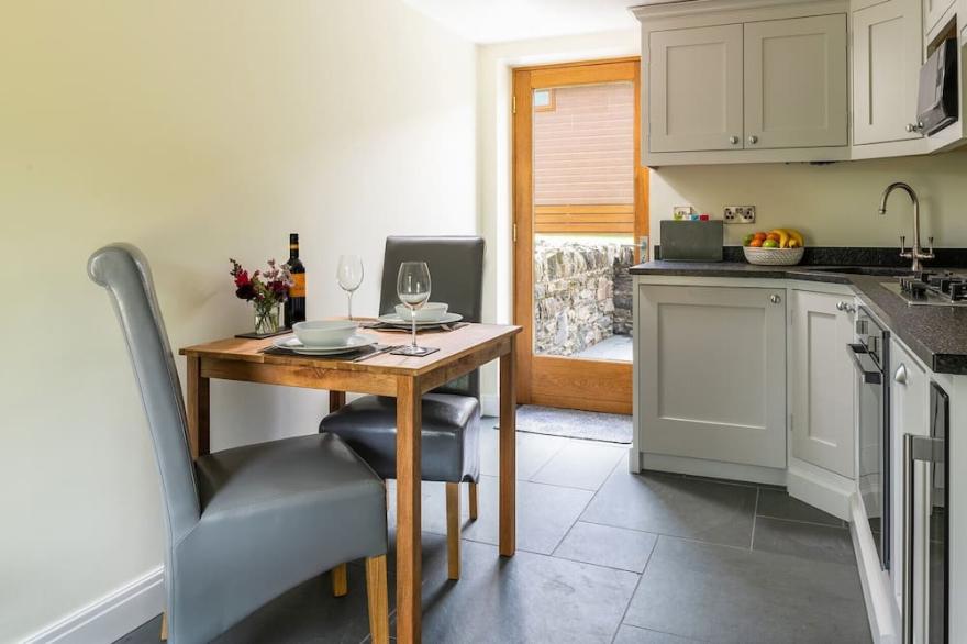 Cosy and luxurious country cottage, prime location, Betws-y-Coed, Snowdonia National Park, Wales