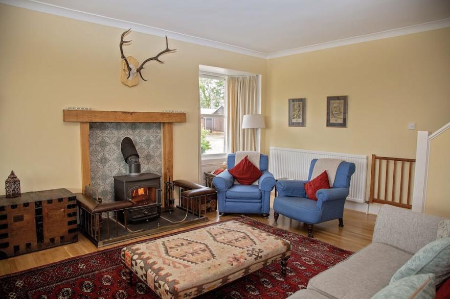 Newly renovated 6-bedroom farmhouse in spectacular rural Highland locationo