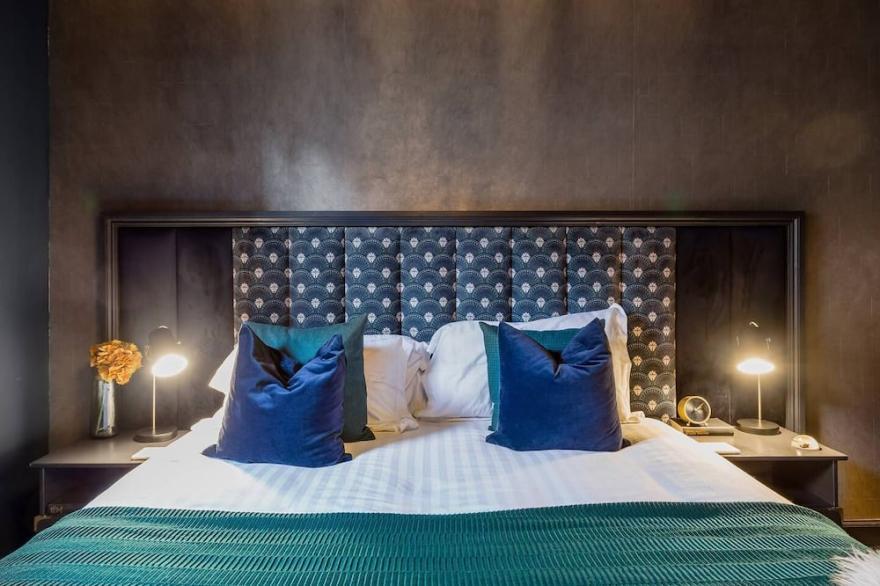 Luxury Boutique Apt in fashionable Stockbridge 5*