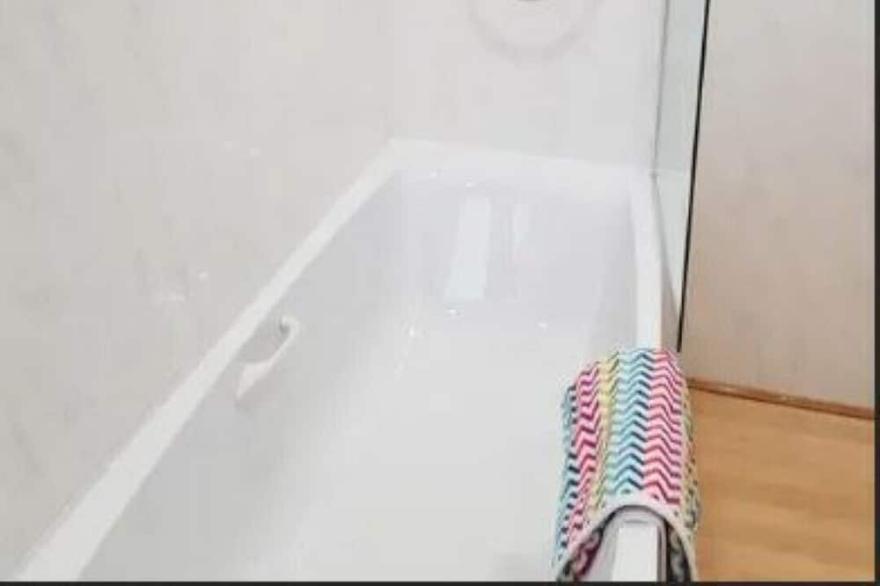 Comfortable modern space within walking distance to the East Kilbride Shopping- 25 minutes to Glasgow Centre.