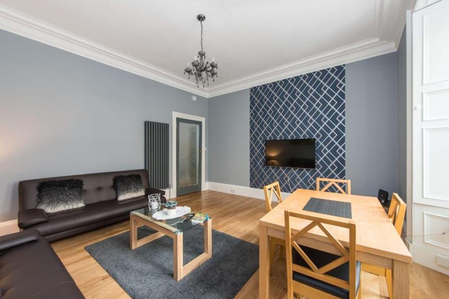 City Centre ,5*Ground Floor, near grass market
