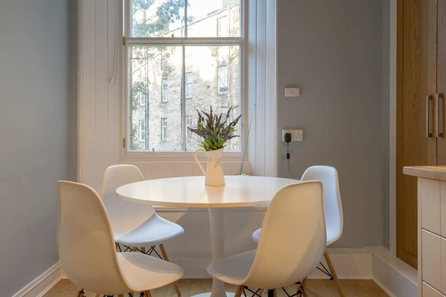 Cosy Victorian Home Close to the Botanic Gardens