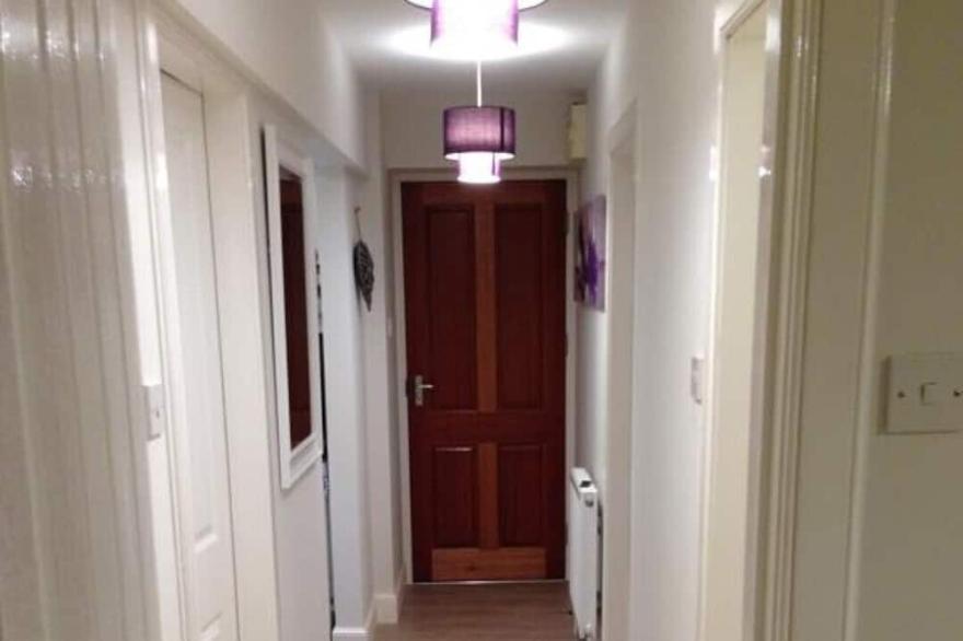 Clean & Stylish City Centre Apartment