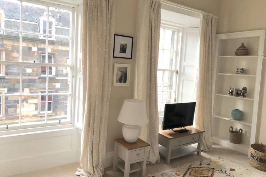 Fashion Designers Stylish New Town Apartment