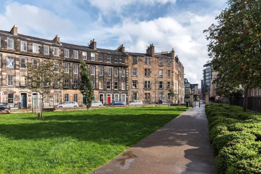 Spacious & Unique city central 1 bed  with WiFi