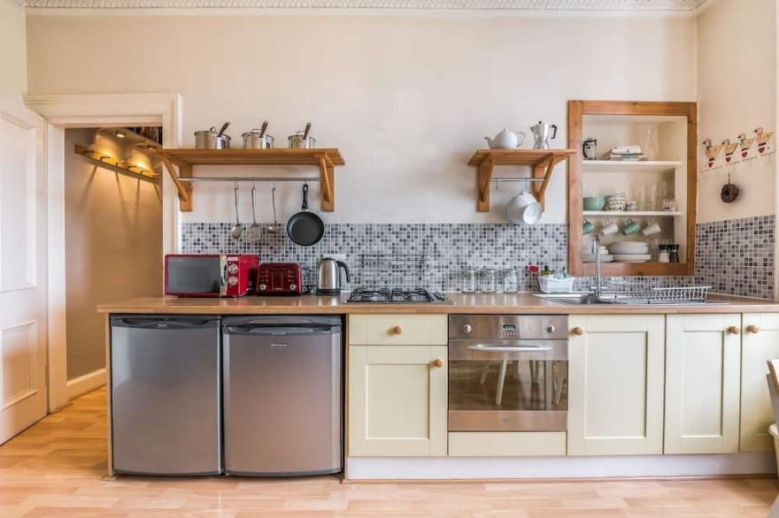 Spacious & Unique city central 1 bed  with WiFi