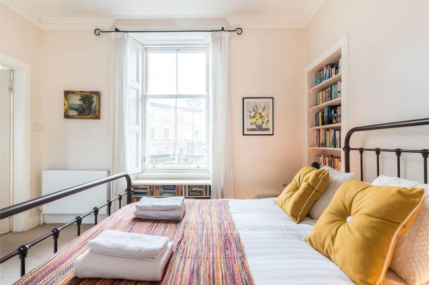 Spacious & Unique city central 1 bed  with WiFi