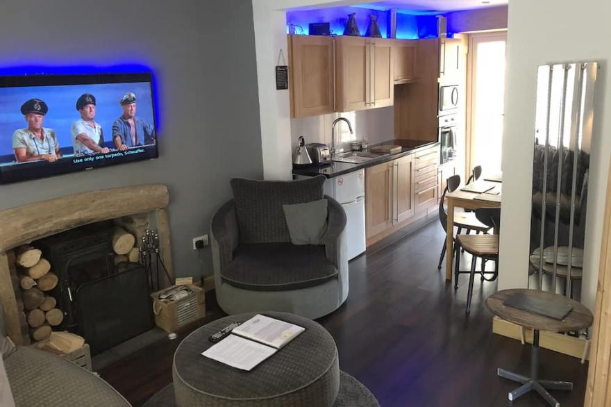 3 bedroom cottage, sleeps 6 people