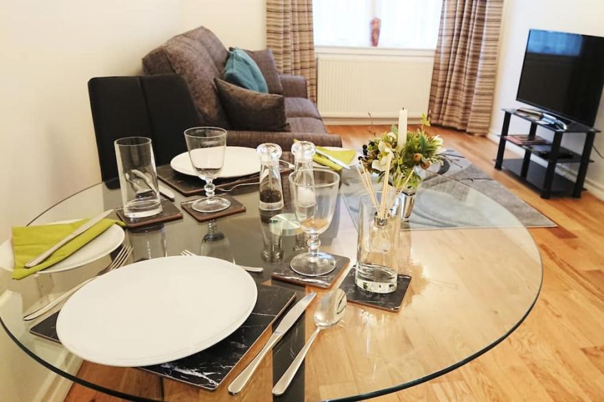 Quiet one bedroom apartment in the heart of Edinburgh's West end