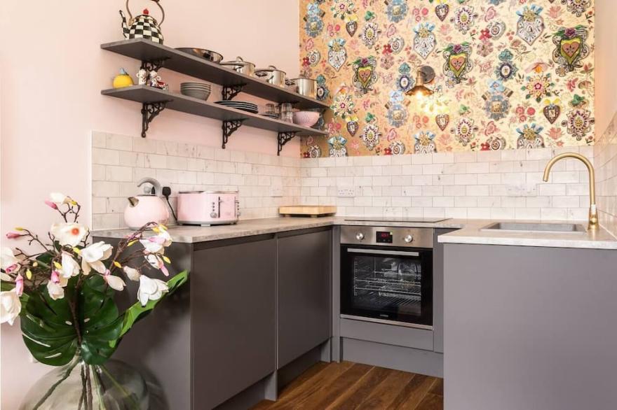 Newly renovated stunning apartment in Stockbridge