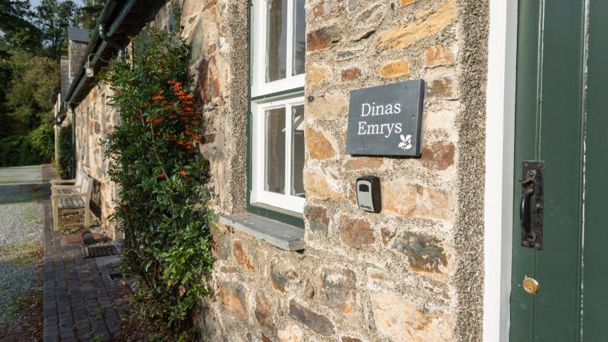 Dinas Emrys