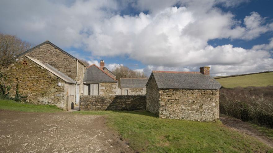 Degibna Lower Pentire Barn