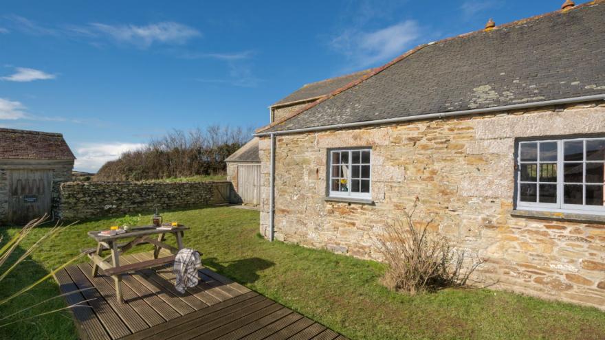 Degibna Lower Pentire Barn