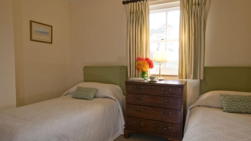 2 Currendon Cottages