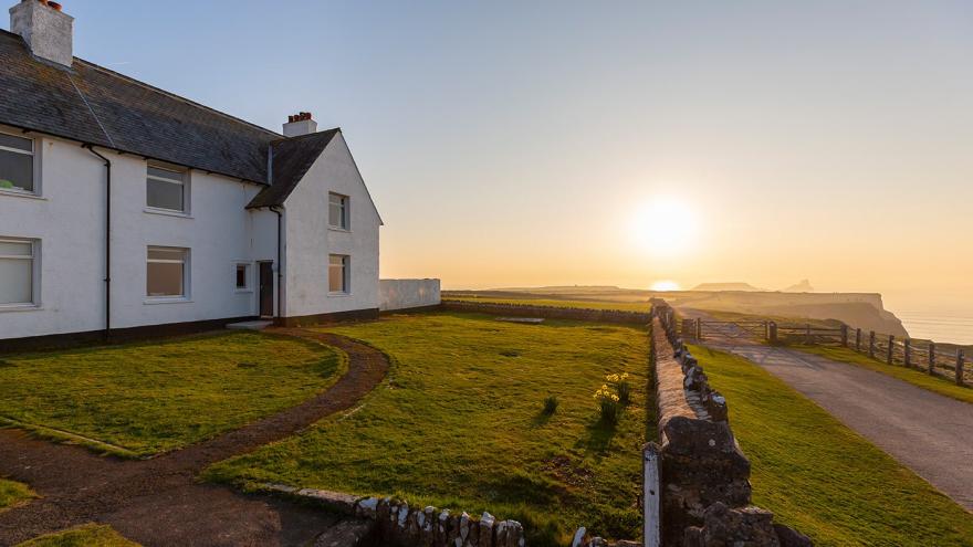 Rhossili 1 Coastguard Cottage